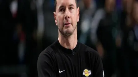 大乐透期号专家质合分析推荐：湖人客场对决伤病太阳5场全胜